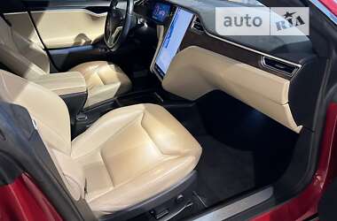Лифтбек Tesla Model S 2016 в 