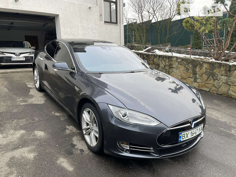 Tesla Model S 2015 Tesla Model S 2015