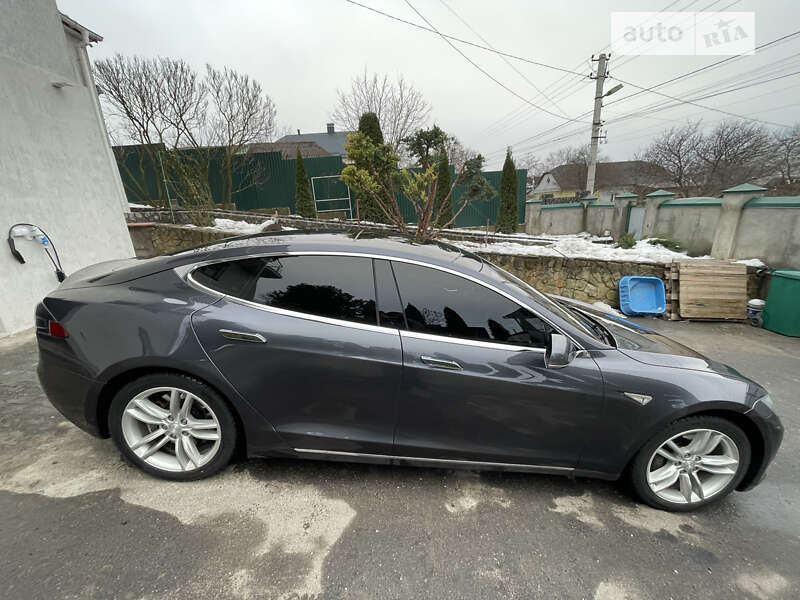 Лифтбек Tesla Model S 2015 в Хмельницком фото 8 Лифтбек Tesla Model S 2015 в Хмельницком