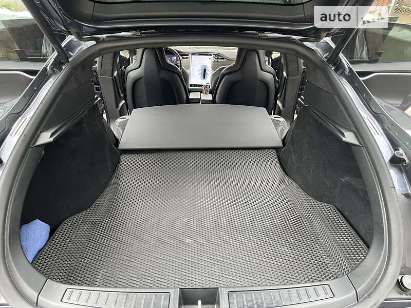 Лифтбек Tesla Model S 2015 в Хмельницком фото 15 Лифтбек Tesla Model S 2015 в Хмельницком