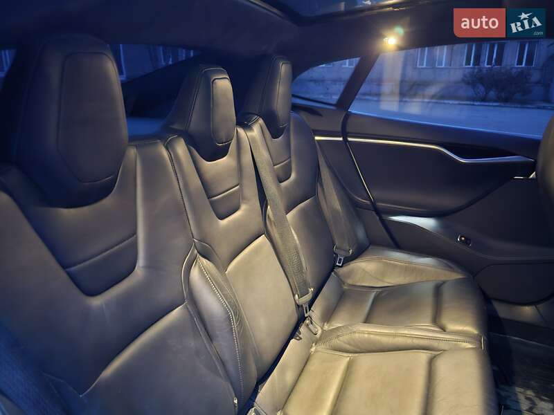 Лифтбек Tesla Model S 2014 в Запорожье