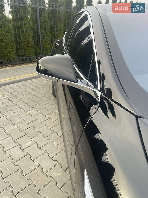 Лифтбек Tesla Model S 2019 в Одессе
