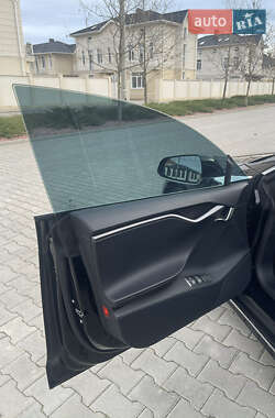 Ліфтбек Tesla Model S 2019 в 