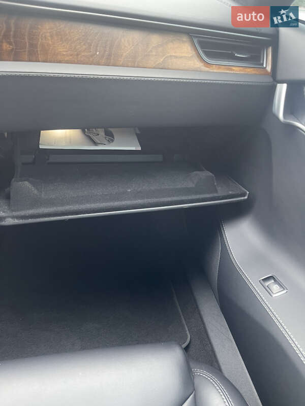 Лифтбек Tesla Model S 2019 в Одессе