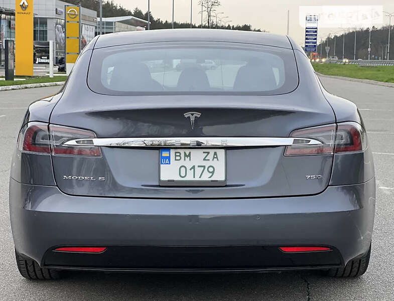 Лифтбек Tesla Model S 2018 в Сумах