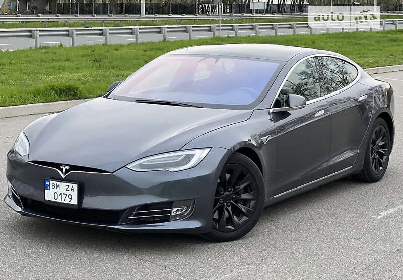 Tesla Model S 2018