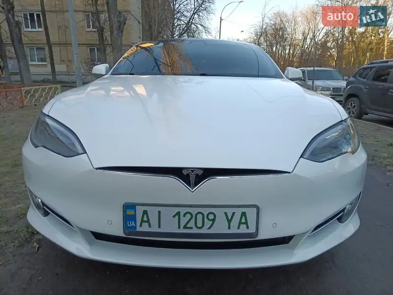 Tesla Model S 2018