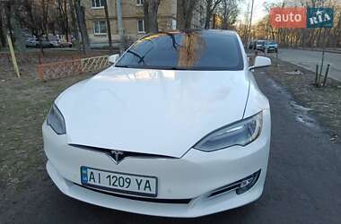 Лифтбек Tesla Model S 2018 в 