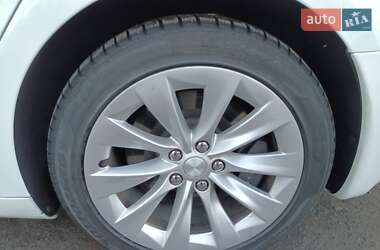 Лифтбек Tesla Model S 2018 в 