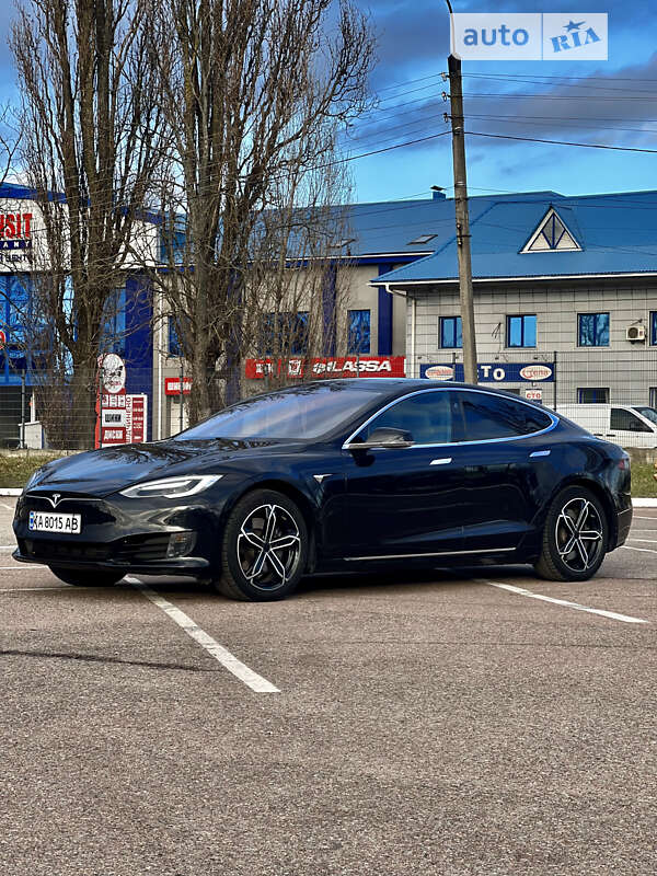 Лифтбек Tesla Model S 2016 в Житомире