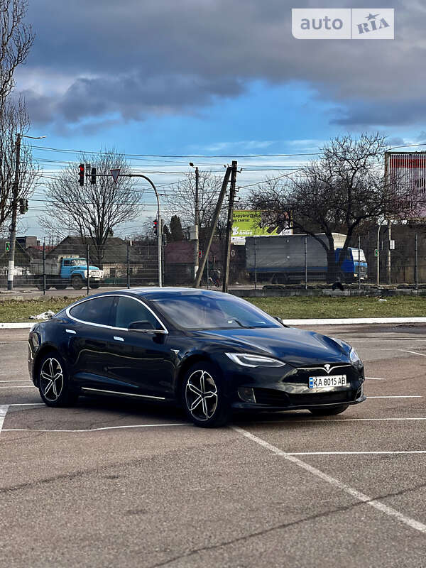 Лифтбек Tesla Model S 2016 в Житомире