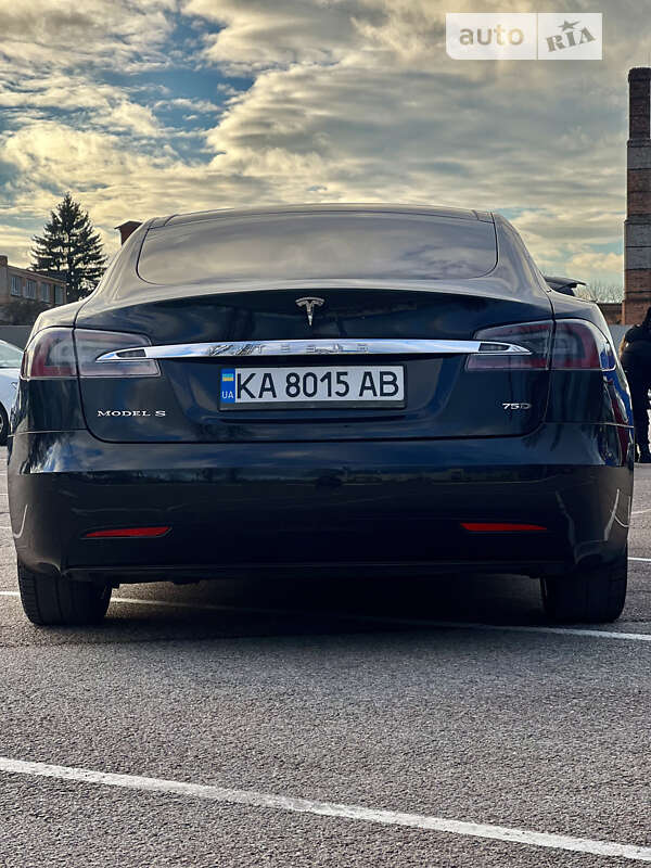 Лифтбек Tesla Model S 2016 в Житомире