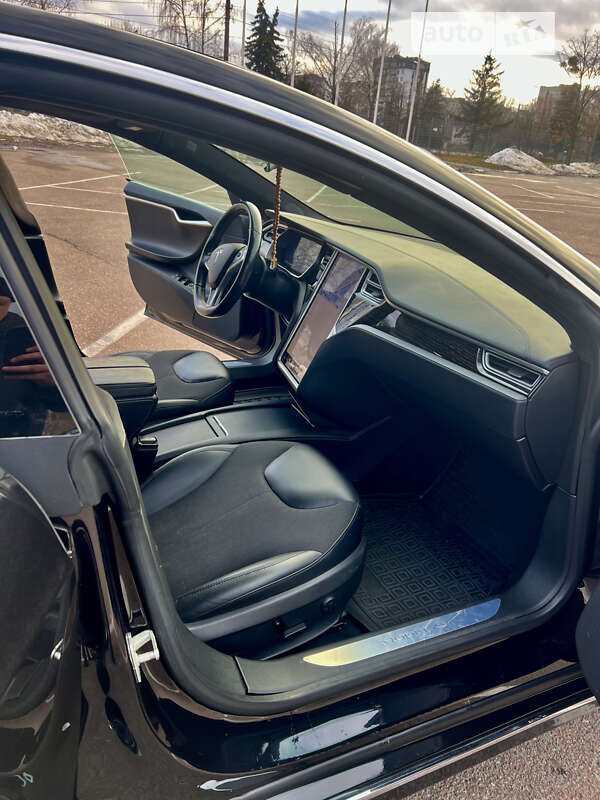 Лифтбек Tesla Model S 2016 в Житомире