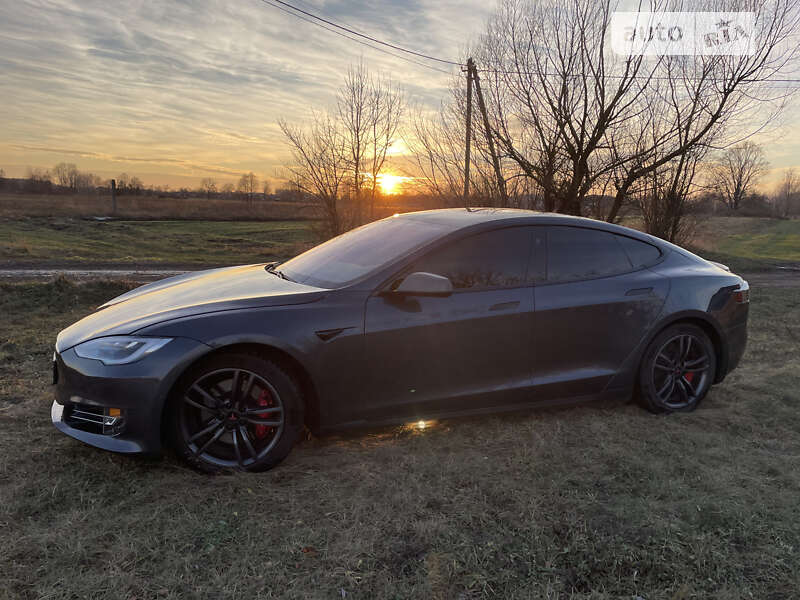 Ліфтбек Tesla Model S 2020 в Броварах