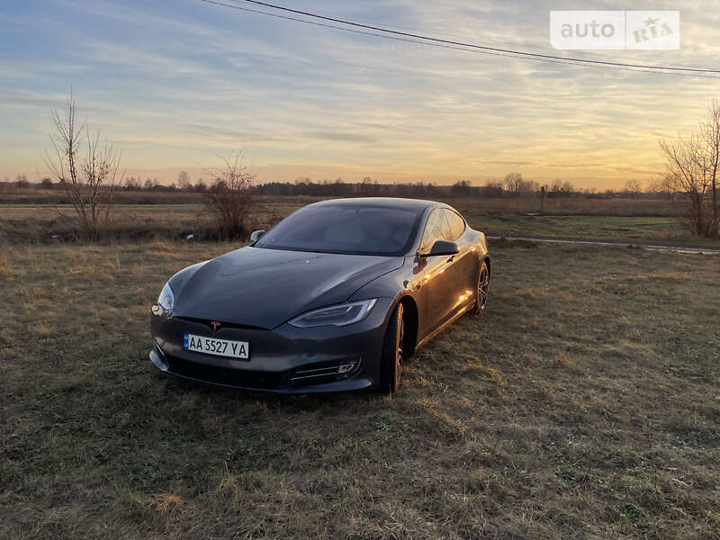 Ліфтбек Tesla Model S 2020 в Броварах