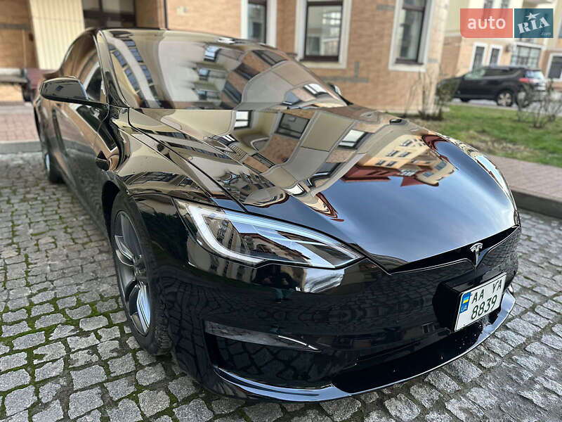 Лифтбек Tesla Model S 2022 в Киеве