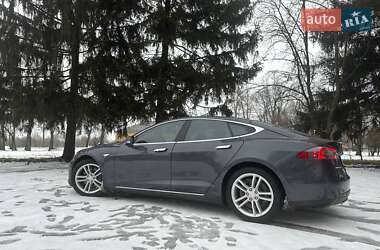 Ліфтбек Tesla Model S 2015 в Києві
