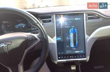Лифтбек Tesla Model S 2015 в 