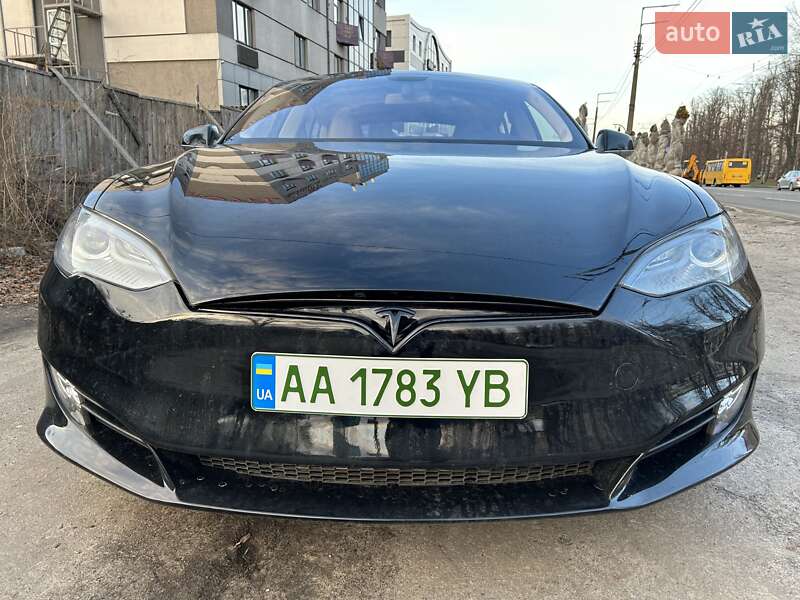Ліфтбек Tesla Model S 2013 в Києві