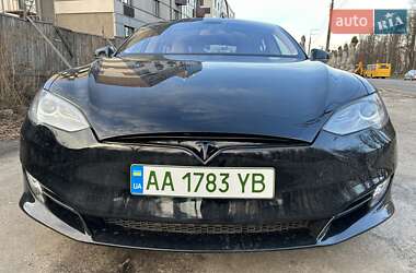 Лифтбек Tesla Model S 2013 в 