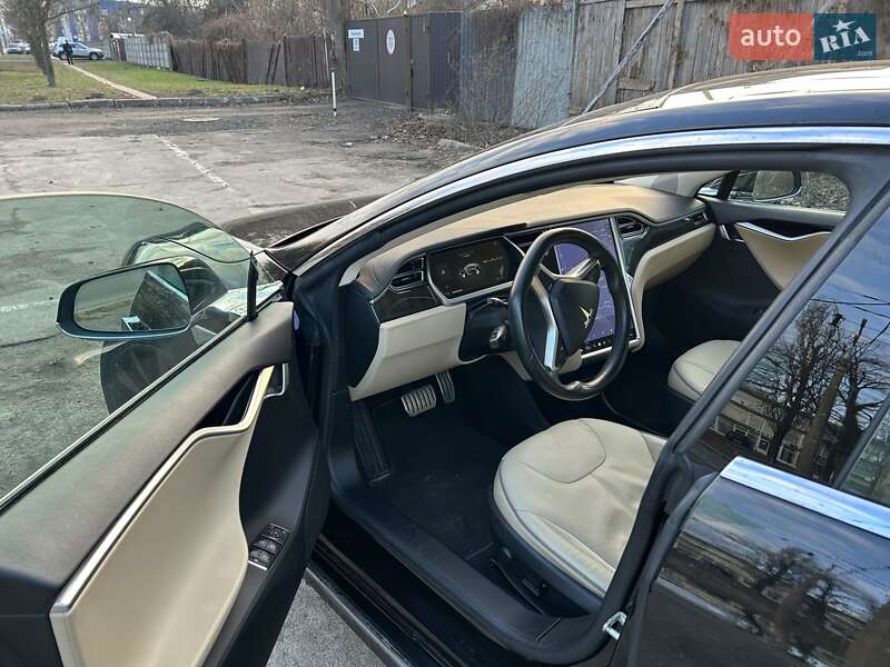 Ліфтбек Tesla Model S 2013 в Києві
