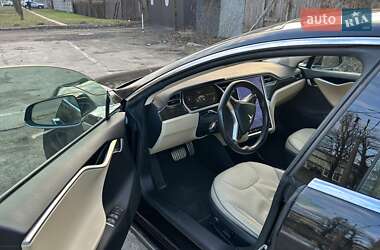Лифтбек Tesla Model S 2013 в 