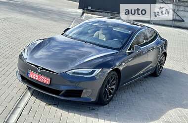 Ліфтбек Tesla Model S 2017 в Рівному