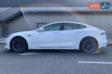 Лифтбек Tesla Model S 2018 в Киеве