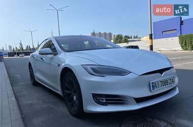 Лифтбек Tesla Model S 2018 в Киеве