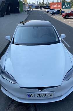 Лифтбек Tesla Model S 2018 в Киеве
