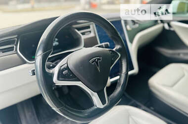 Ліфтбек Tesla Model S 2016 в Кам'янському