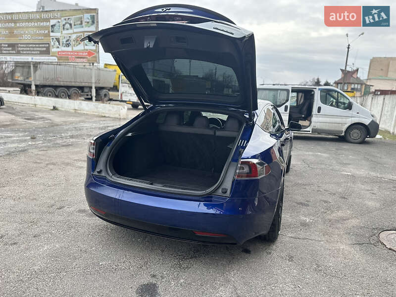 Ліфтбек Tesla Model S 2018 в Полтаві фото 29 Ліфтбек Tesla Model S 2018 в Полтаві