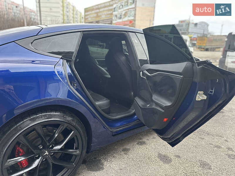 Ліфтбек Tesla Model S 2018 в Полтаві фото 35 Ліфтбек Tesla Model S 2018 в Полтаві