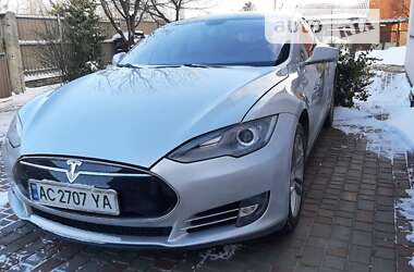 Лифтбек Tesla Model S 2013 в Нововолынске