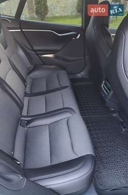 Ліфтбек Tesla Model S 2017 в 
