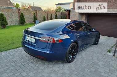 Ліфтбек Tesla Model S 2017 в Києві