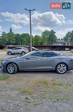 Лифтбек Tesla Model S 2014 в 