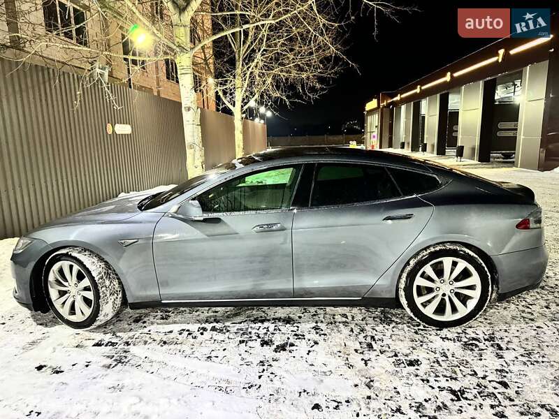 Лифтбек Tesla Model S 2014 в Сумах