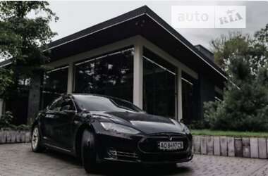 Ліфтбек Tesla Model S 2014 в Ужгороді