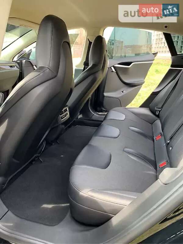 Ліфтбек Tesla Model S 2014 в Ужгороді