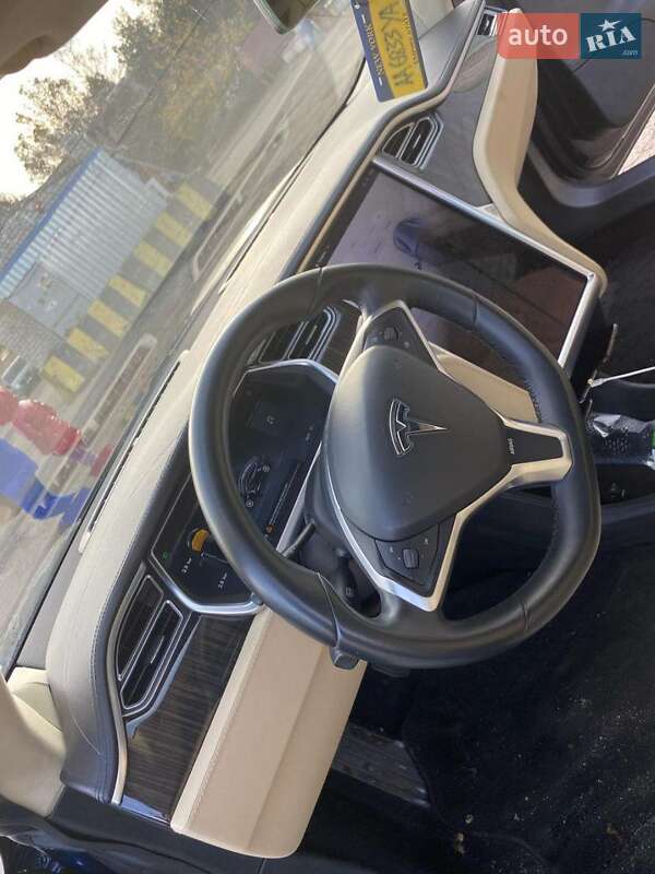 Ліфтбек Tesla Model S 2013 в Миколаєві