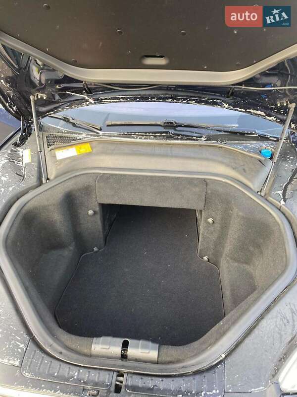 Ліфтбек Tesla Model S 2013 в Миколаєві