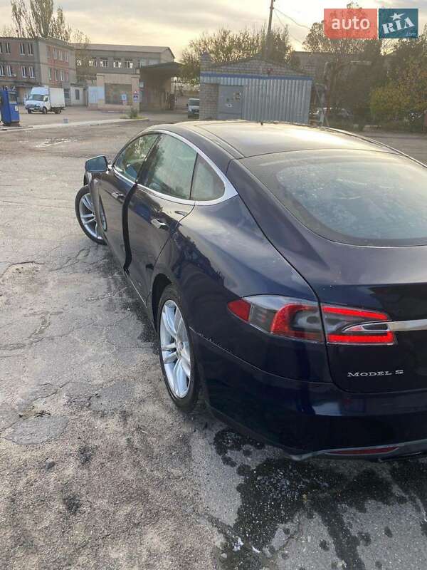 Ліфтбек Tesla Model S 2013 в Миколаєві