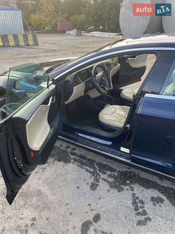Лифтбек Tesla Model S 2013 в Николаеве