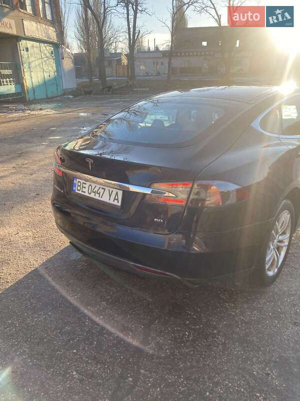 Ліфтбек Tesla Model S 2013 в Миколаєві