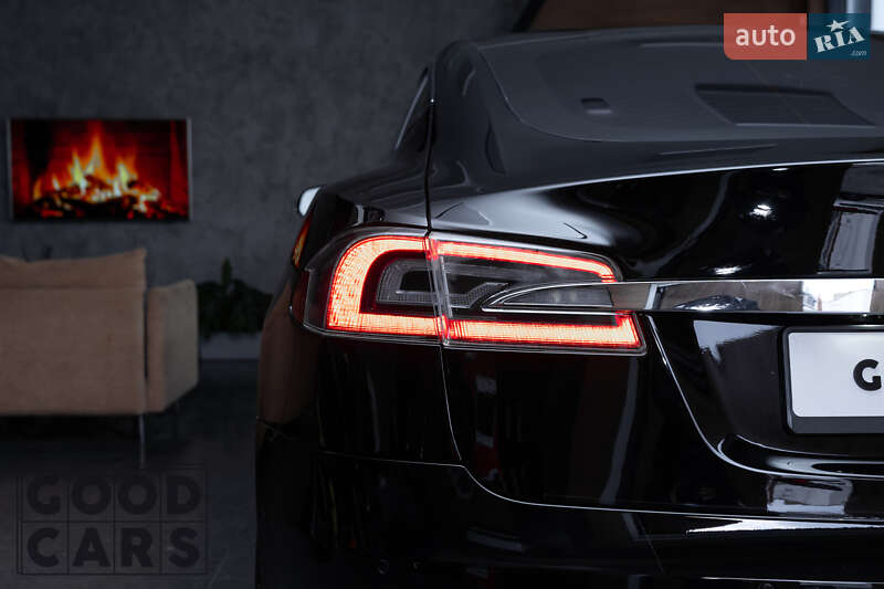 Лифтбек Tesla Model S 2019 в Одессе