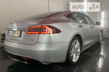 Лифтбек Tesla Model S 2014 в Обухове