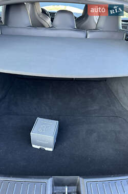 Лифтбек Tesla Model S 2018 в Борисполе