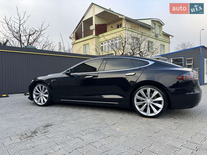 Ліфтбек Tesla Model S 2017 в Одесі