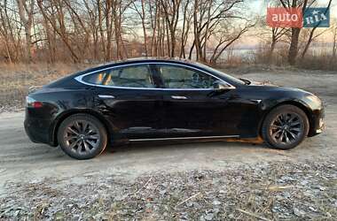 Ліфтбек Tesla Model S 2019 в Кам'янському